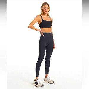 NWT Vuori Helix Seamless Legging! Small